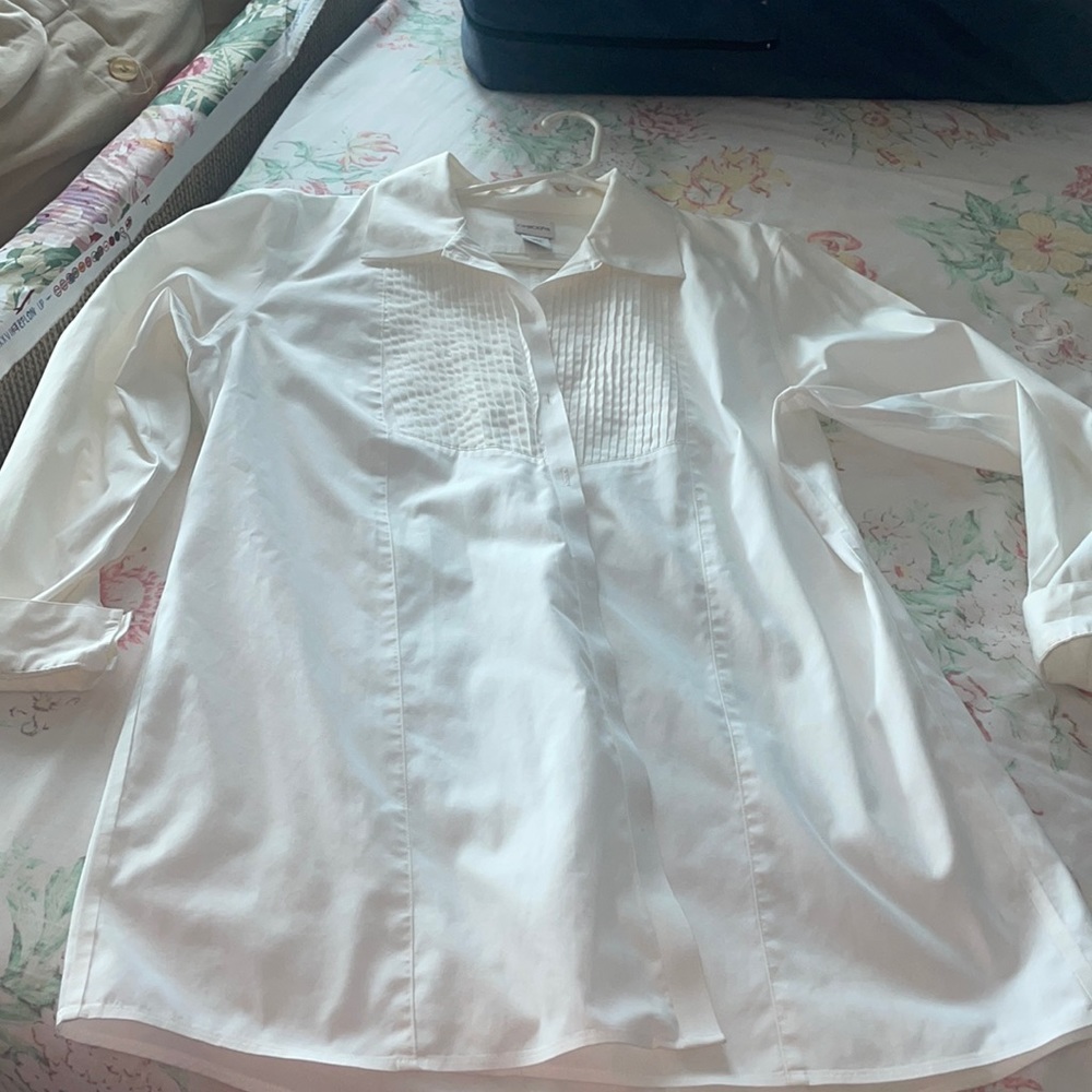 Chico’s crisp white tunic-length button-down shirt